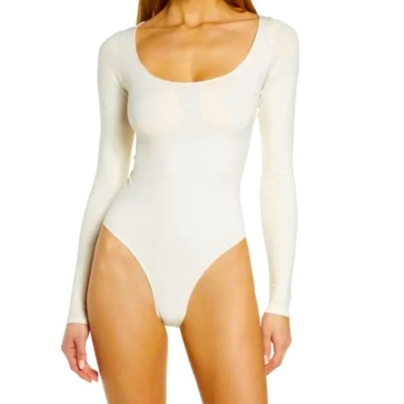 Skims ESSENTIAL LONG SLEEVE SCOOP NECK BODYSUIT in Marble New in Box - Picture 2 of 6